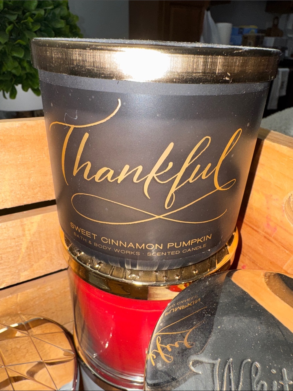 Bath & Body Works Thankful Sweet Cinnamon Pumpkin Candle - Black & Gold